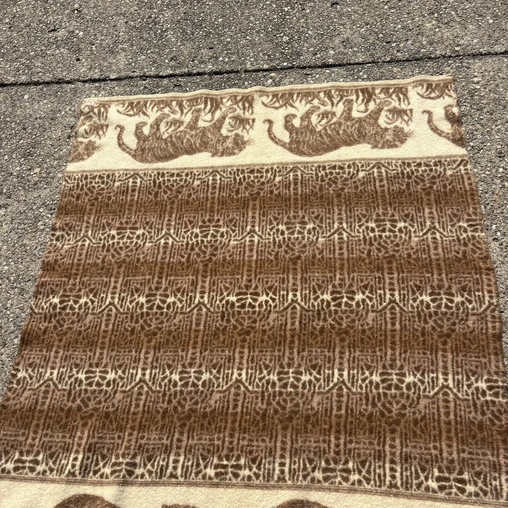 Vintage Peruvian Alpaca Wool Tigers Lama Blanket 70